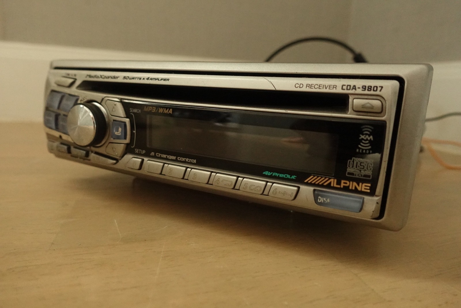 Alpine CDA-9807. CD/Fm108/Aux-Bluetooth Player.
