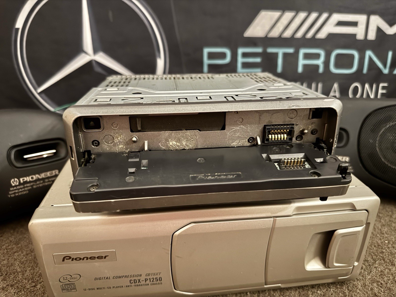 PIONEER KEH-P7020R Car LW/MW/FM Cassette Player & CD-Changer CDX-P1250 Dolphin D