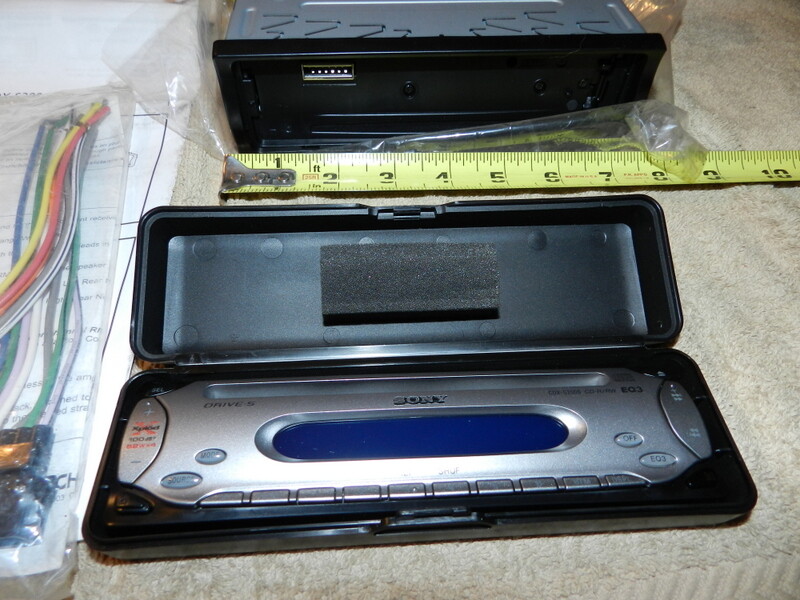 SONY XPLOD CDX-S2000 FM/AM CD PLAYER TUNER CAR AUDIO NIB Missing Release Key