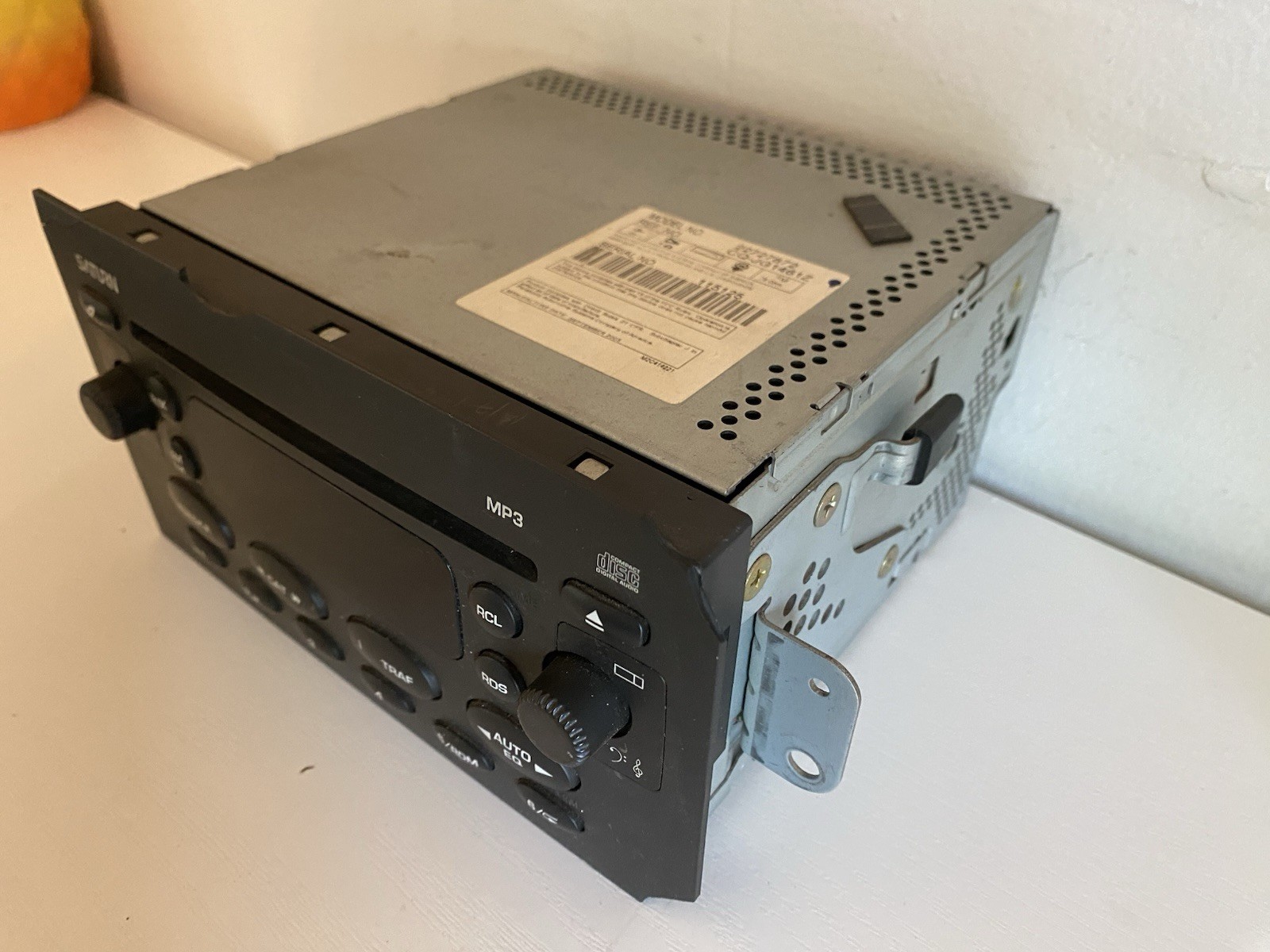 OEM – 2004 2005 Saturn Ion Vue Radio Cd Mp3 Player Manual’s OEM