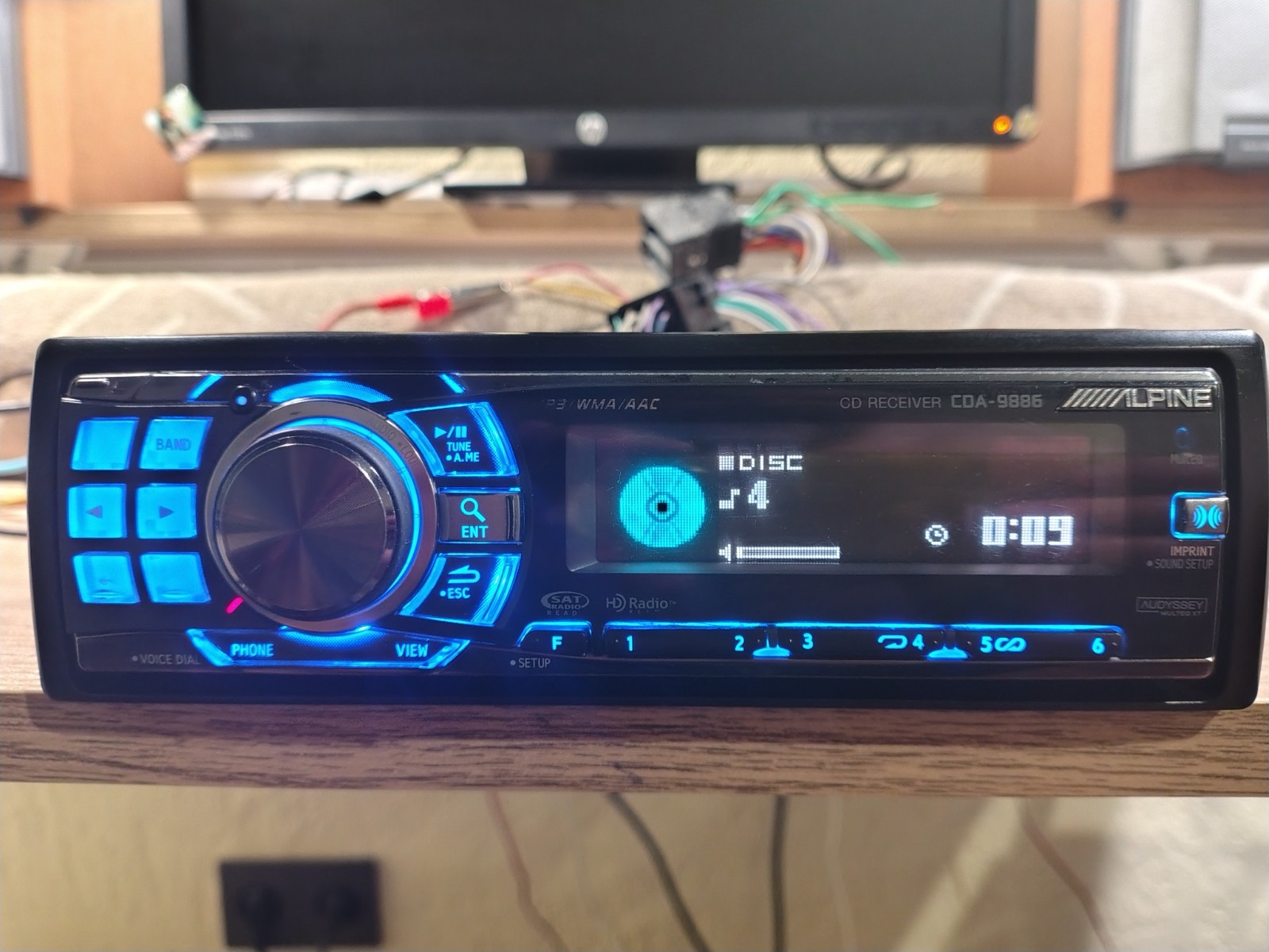 Alpine CDA-9886 Car Stereo CD Receiver Fully Working 4V Pre out Good Shape