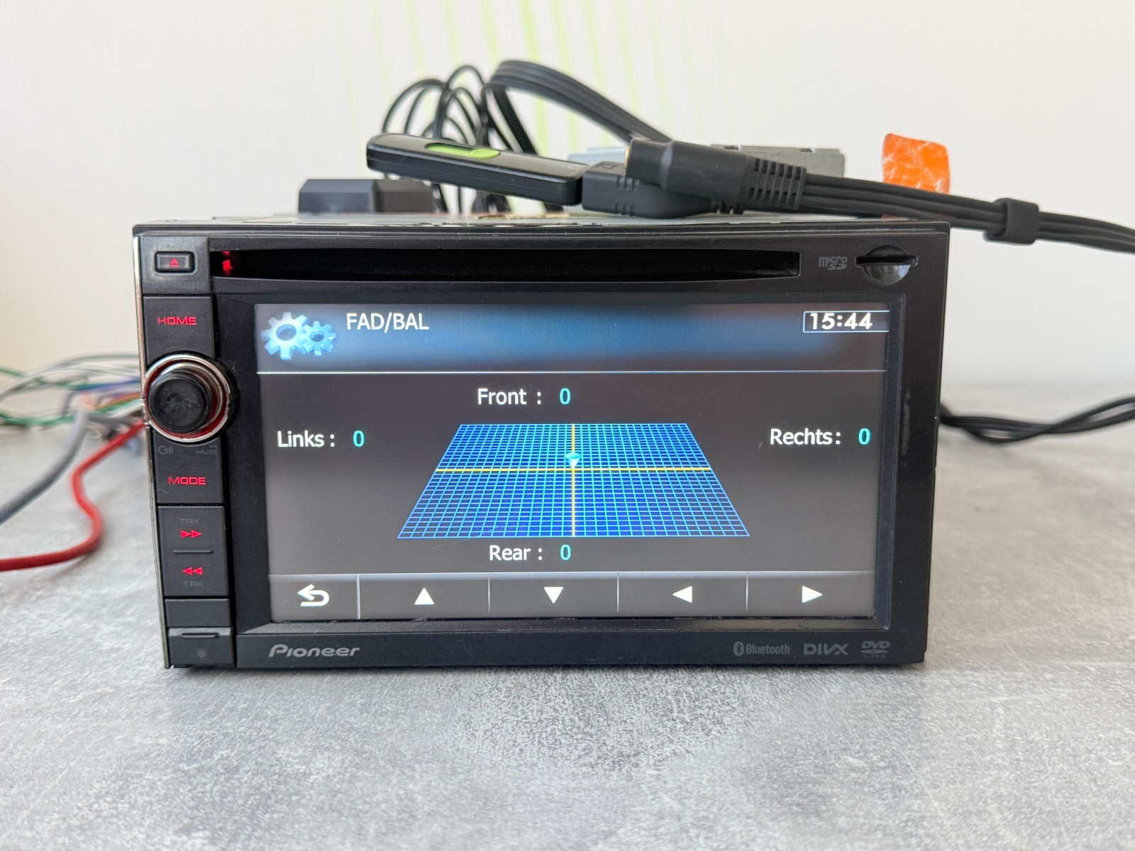 Pioneer AVIC-F930BT 6.1″ 2DIN GPS Navigation Bluetooth DvD CD Multimedia Car Ste