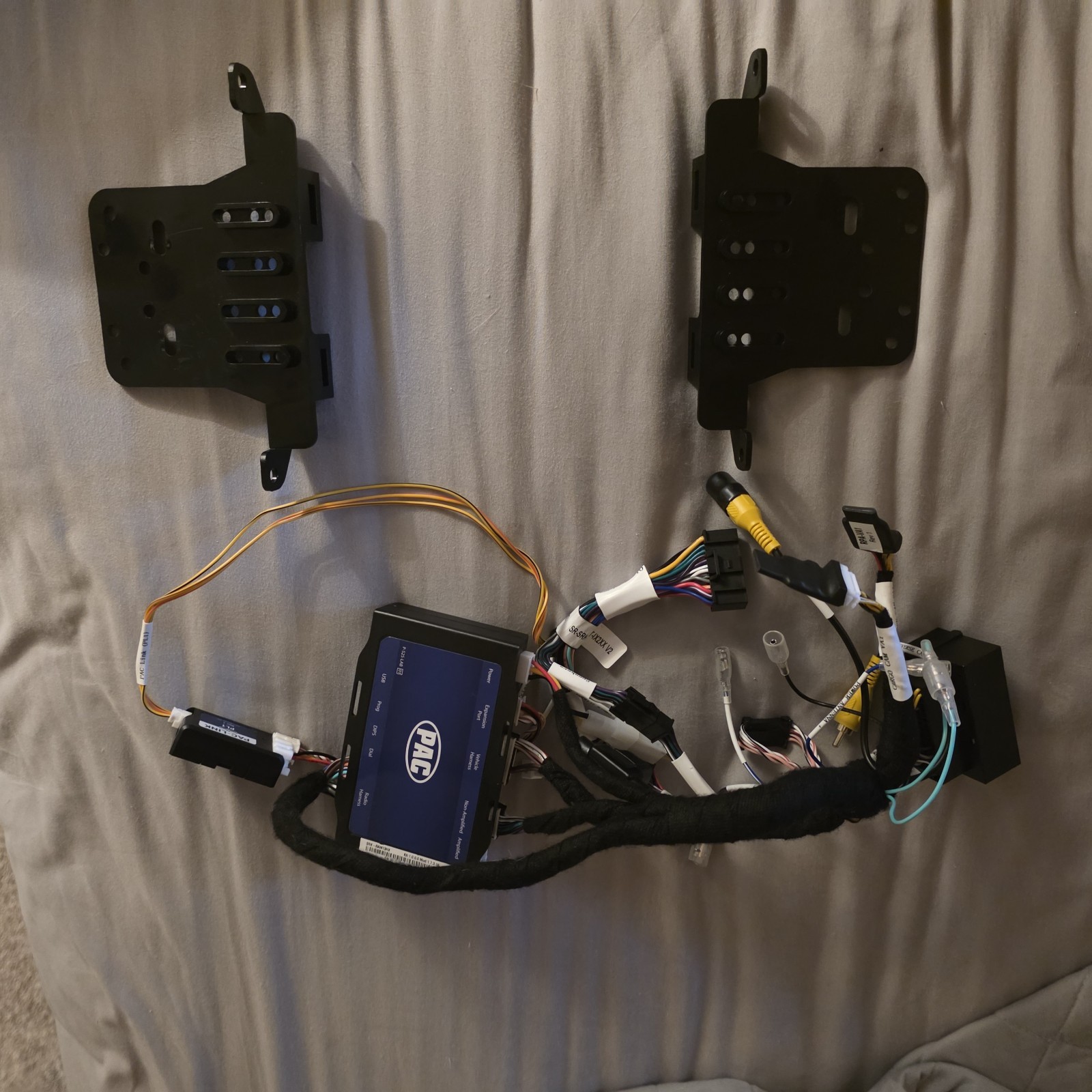 STINGER HEIGH10+. Radio. With Install Kit For Dodge Ram, 13 To 18. AC Bezel Too.