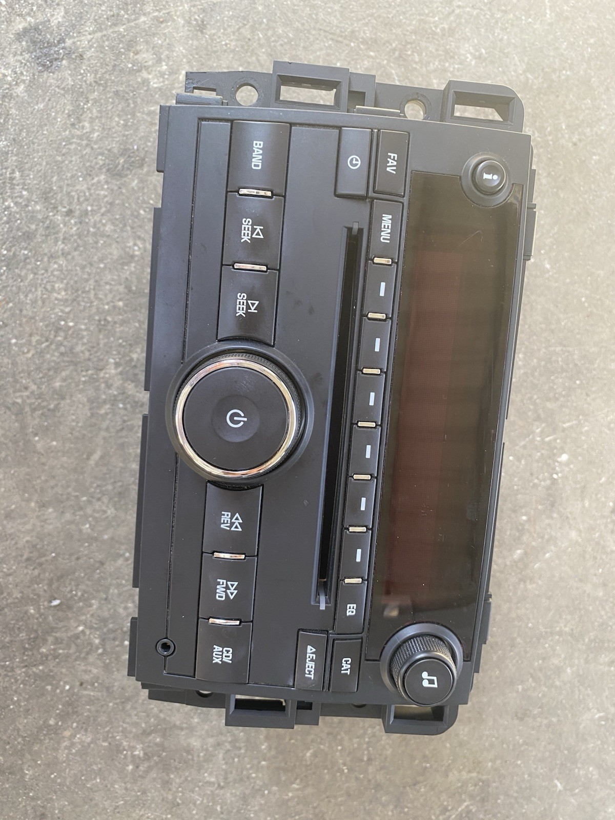 GM 20935118 2 DIN In-Dash Radio Head Unit AM/FM CD AUX Satellite Ready