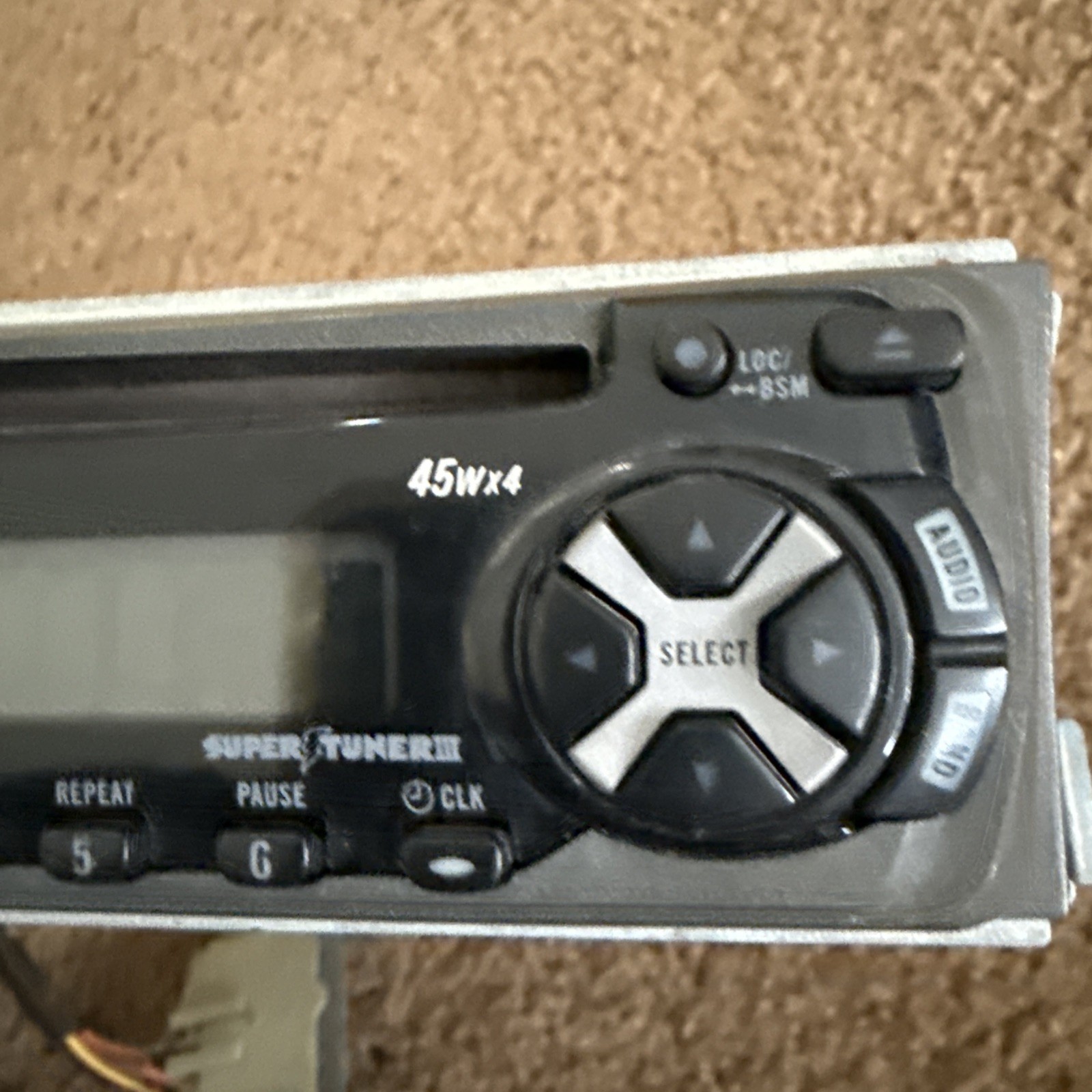 Pioneer DEH-1300 powers on
