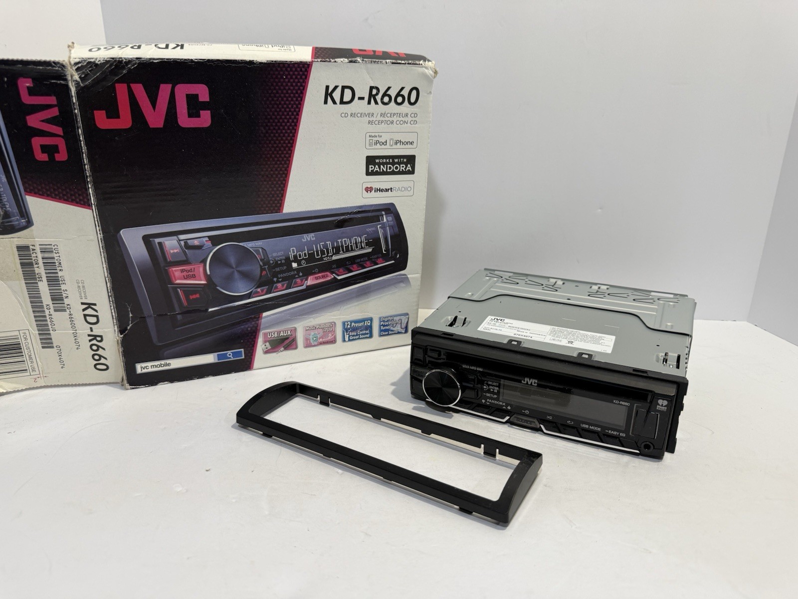 JVC KD-R660 Car Stereo AM/FM Radio Receiver with MP3 Aux USB CD Player UNTESTED