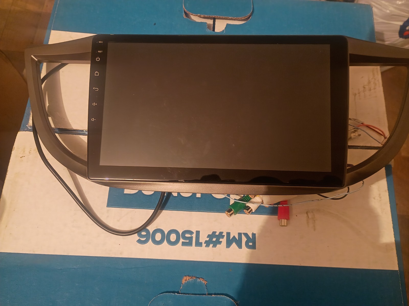 24320 CarPlay AHD Digital Media Receiver Touchscreen USB AUX Microphone Input