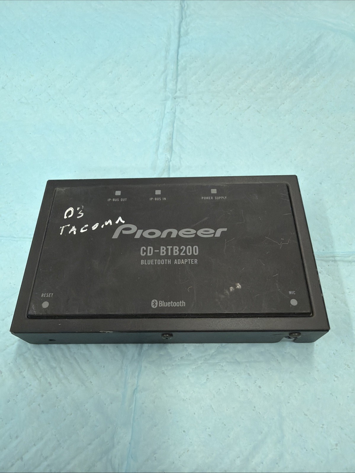 Pioneer CD-BTB200 Stereo Audio Bluetooth Adapter for Classic Car CD Players