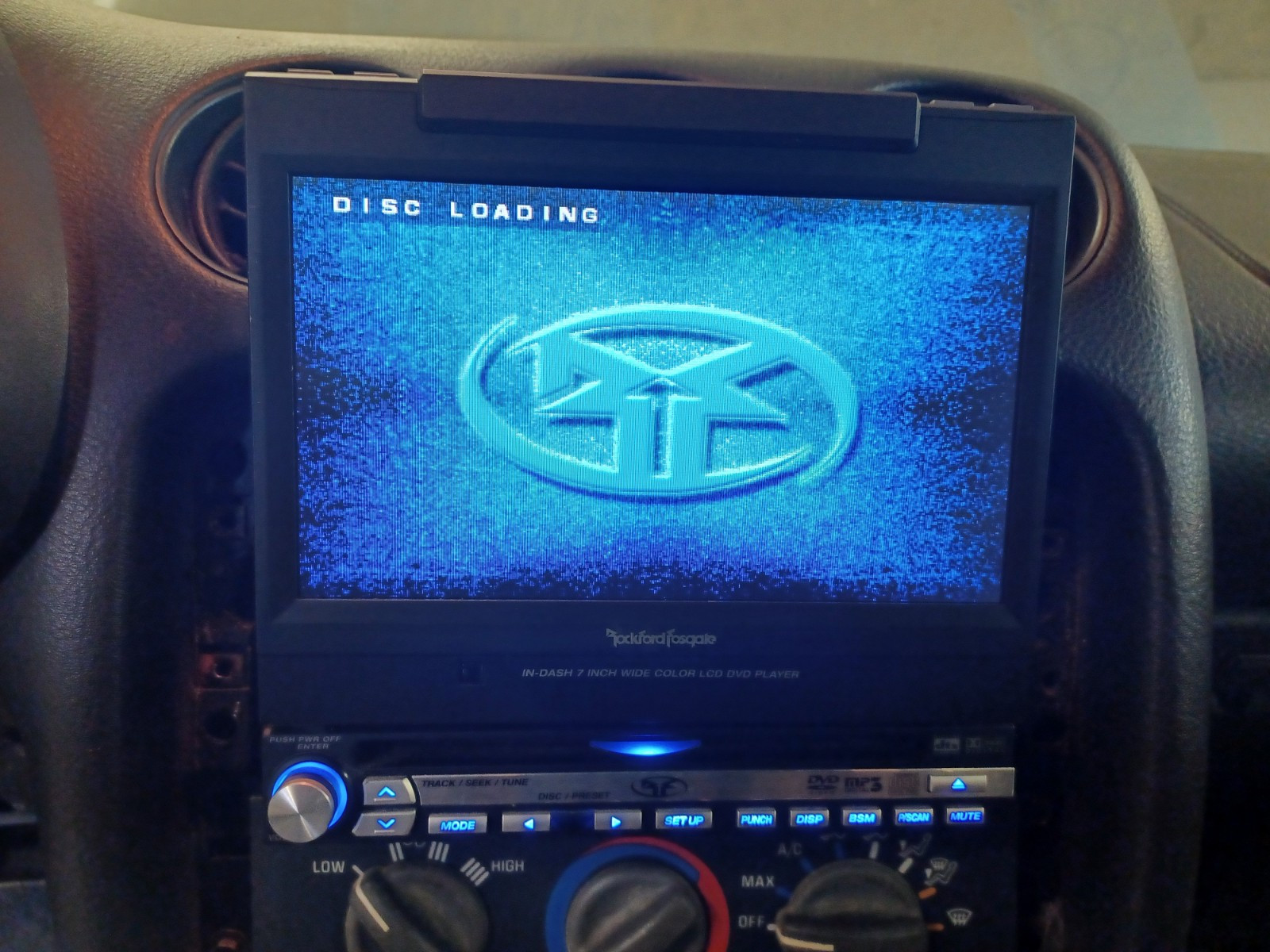 RARE OLD SCHOOL ROCKFORD FOSGATE RAVDVD2 7 INCH LCD CD/DVD PLAYER – READ DESCRIP
