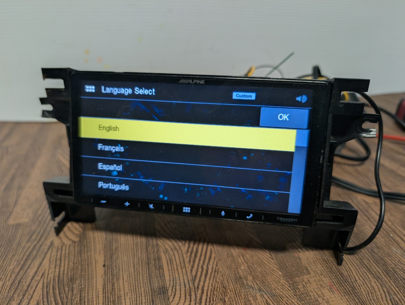Alpine iLX-W650 Car Double Din Digital Media Receiver w/CarPlay & Android Auto