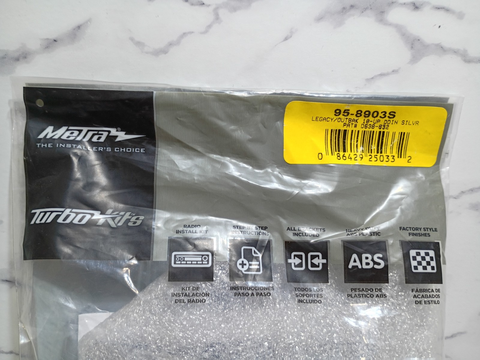 Subaru Legacy / Outback OEM CD MP3 WMAw/ OEM Mounting Brackets & Metra Dash Kit