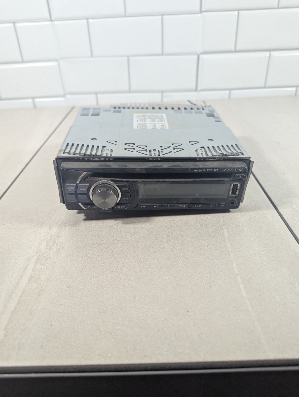 Alpine CDE-121 Car Stereo CD Receiver USB – AS IS, UNTESTED