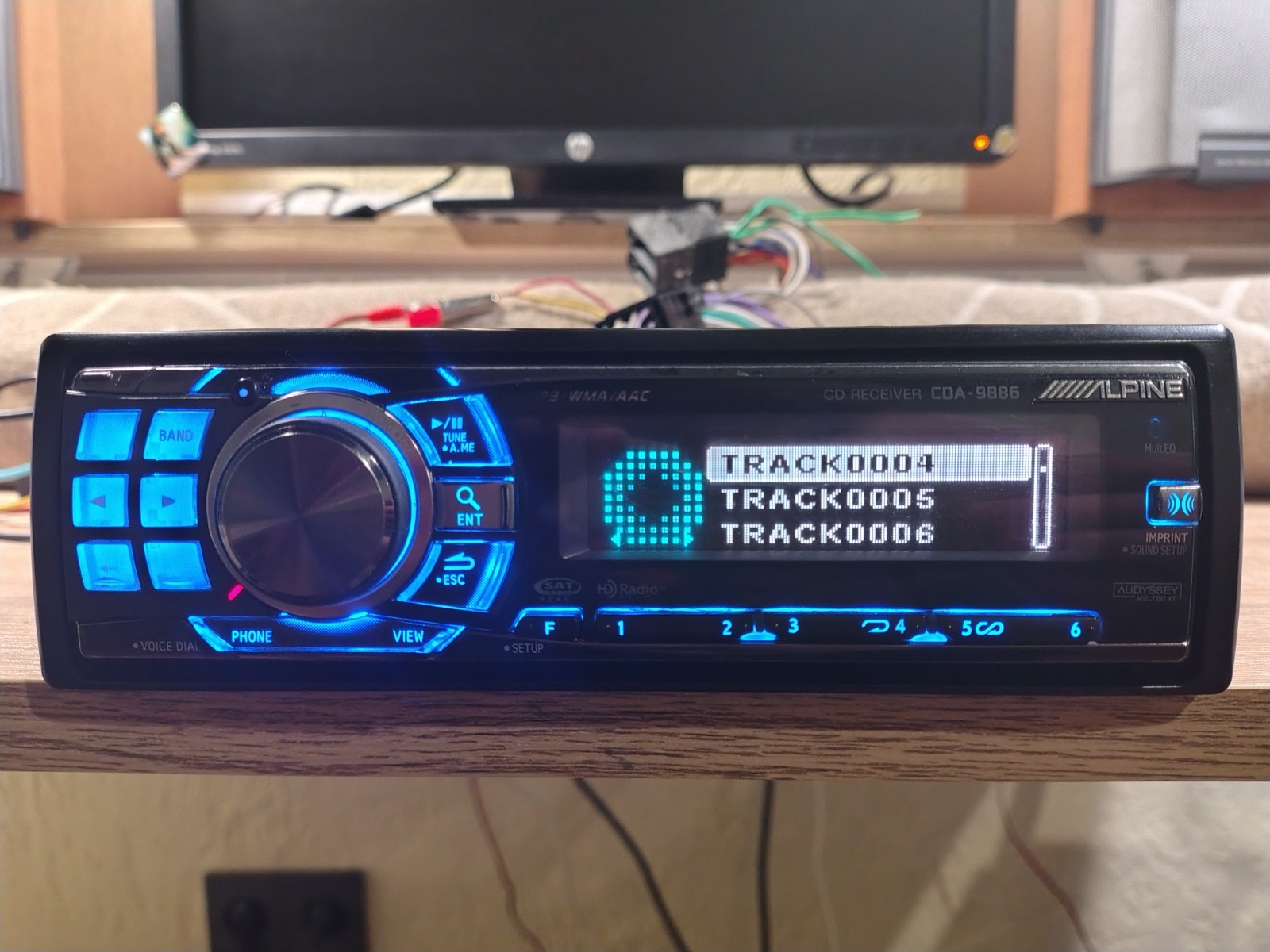 Alpine CDA-9886 Car Stereo CD Receiver Fully Working 4V Pre out Good Shape