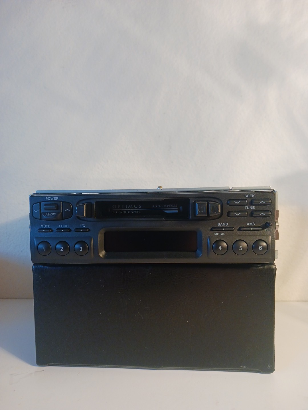 Optimus High Power In-Dash Am/Fm Stereo Cassette W/Detachable Face No. 12-2113