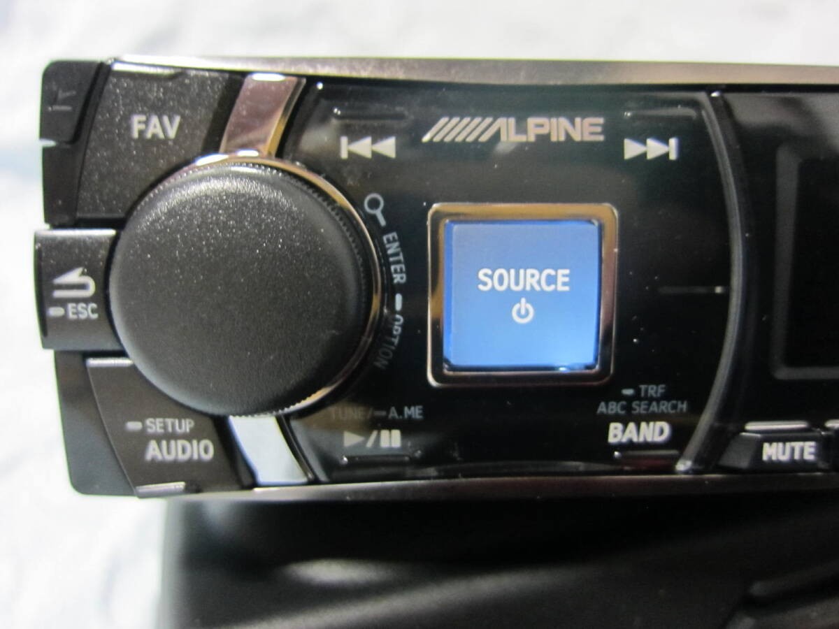New, unused!!! Alpine CDE-145J CD Player Car Stereo Audio From Japan