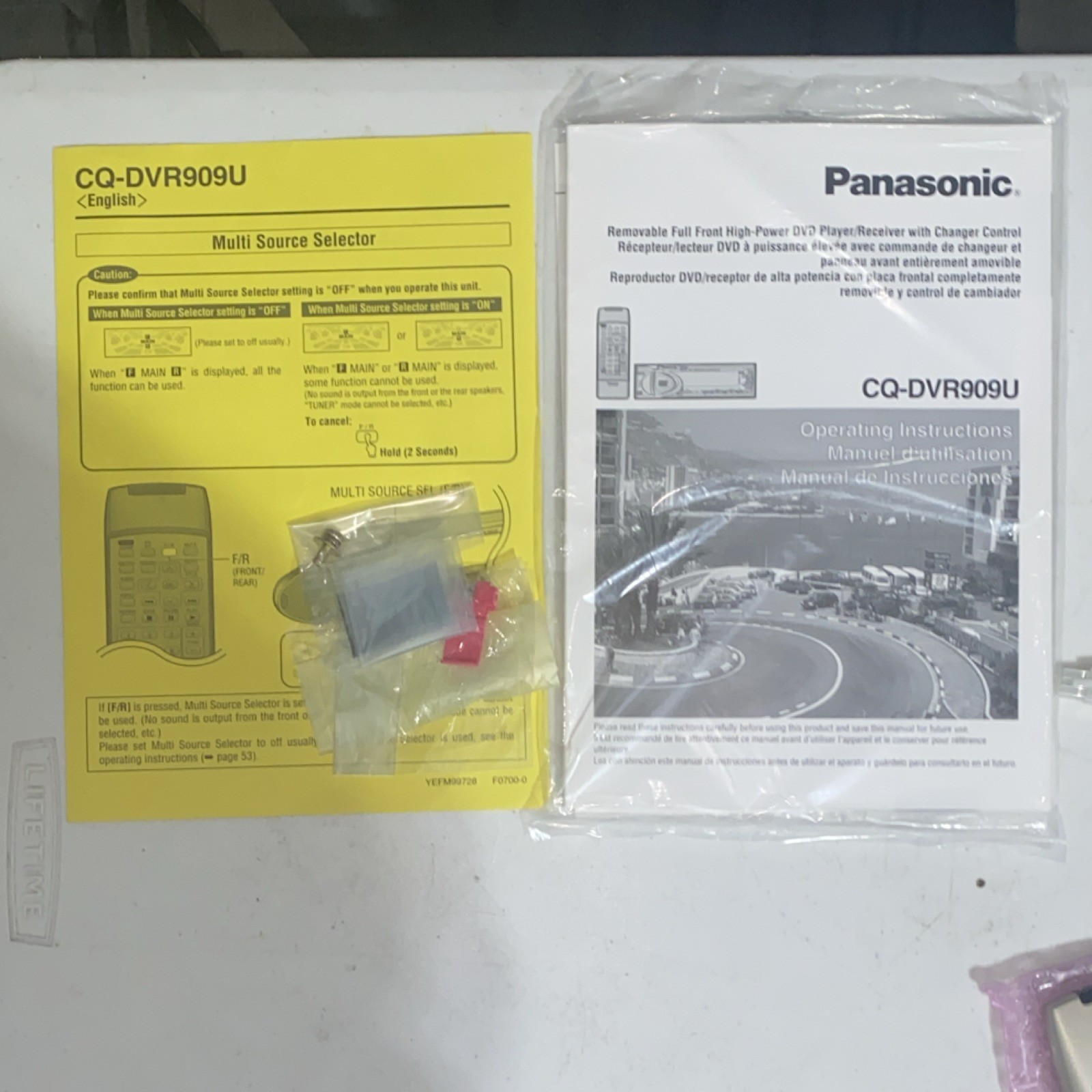 Panasonic CQ-DVR909U 1 DIN In-Dash CD Player Car Stereo w/ Remote & Wiring