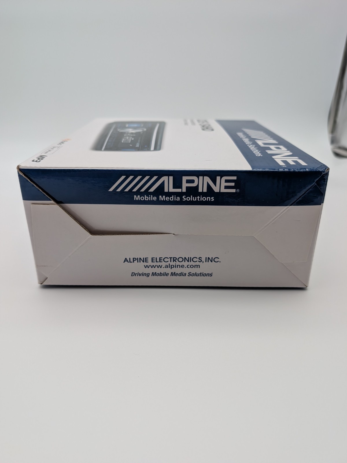 NOS Alpine CDE-134HD CD/HD Radio CD PLAYER Receiver USB: IPHONE/IPOD/MP3