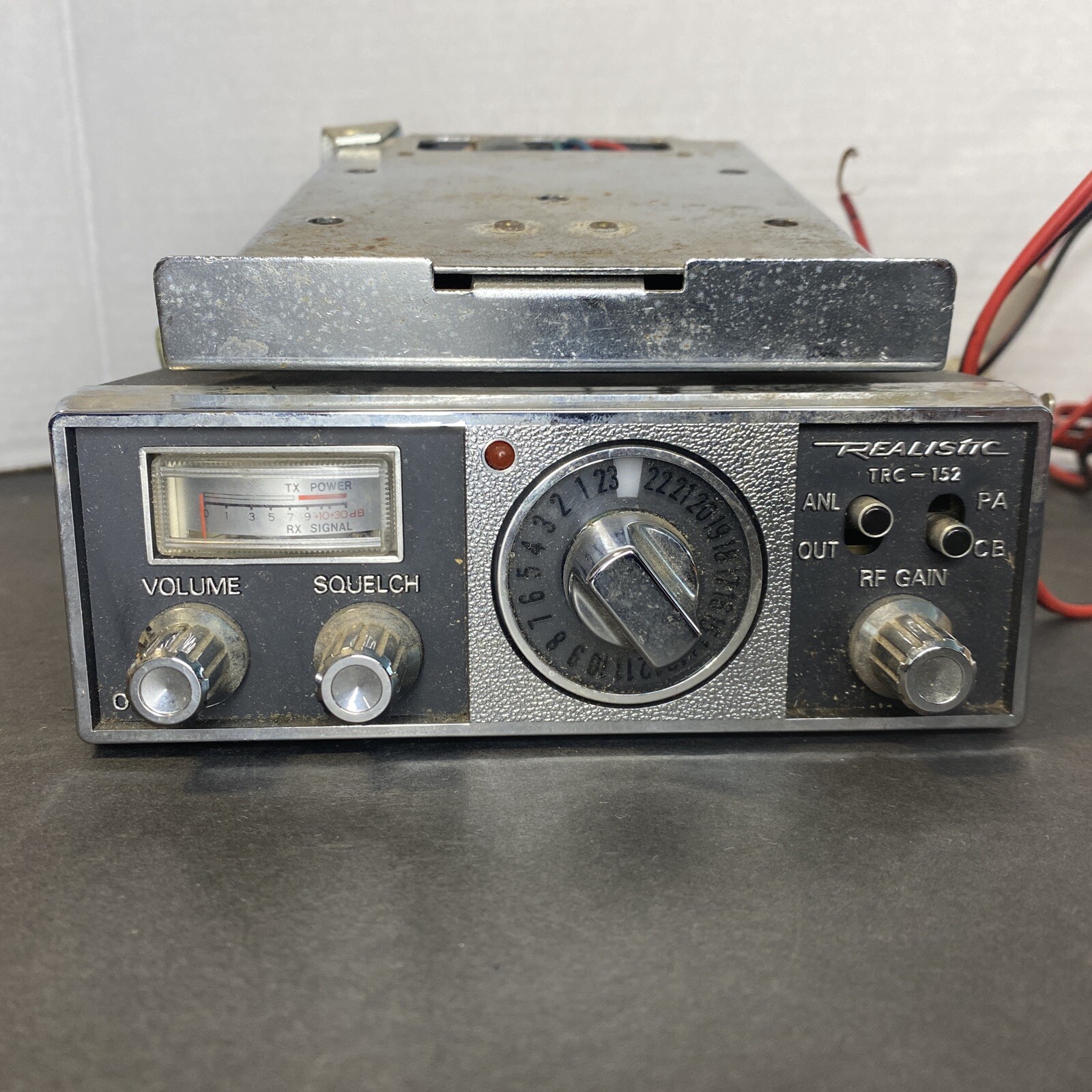 Vintage Realistic TRC-152 CB Radio- Radio Shack 23 “Works!!”
