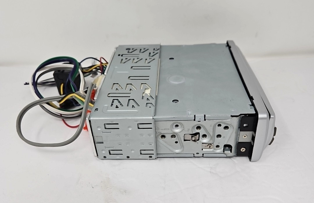 Vintage Pyramid Car Stereo CD Player Radio AM/FM-MPX Detachable Face CDR46DX