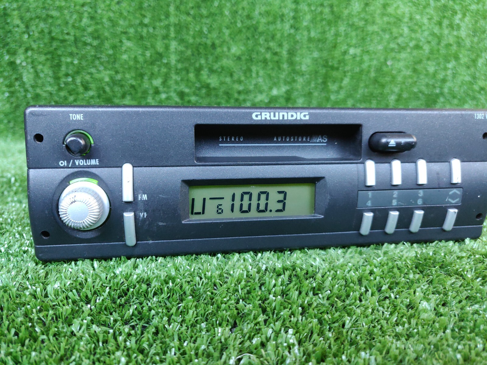 Grundig 1302 Vd 1302vd Oem Genuine Original Car Radio