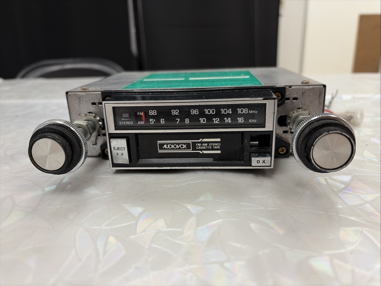 Audiovox AV X-3000 AM/FM Stereo Radio With Stereo Cassette Player