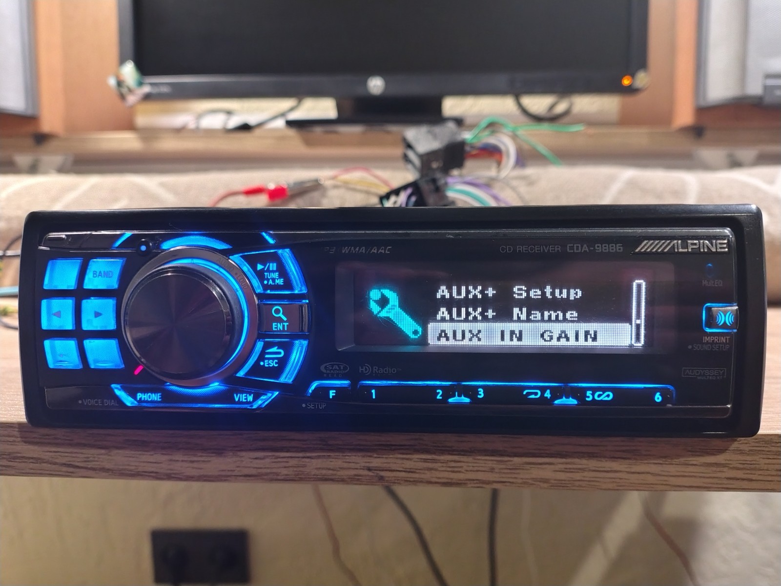 Alpine CDA-9886 Car Stereo CD Receiver Fully Working 4V Pre out Good Shape