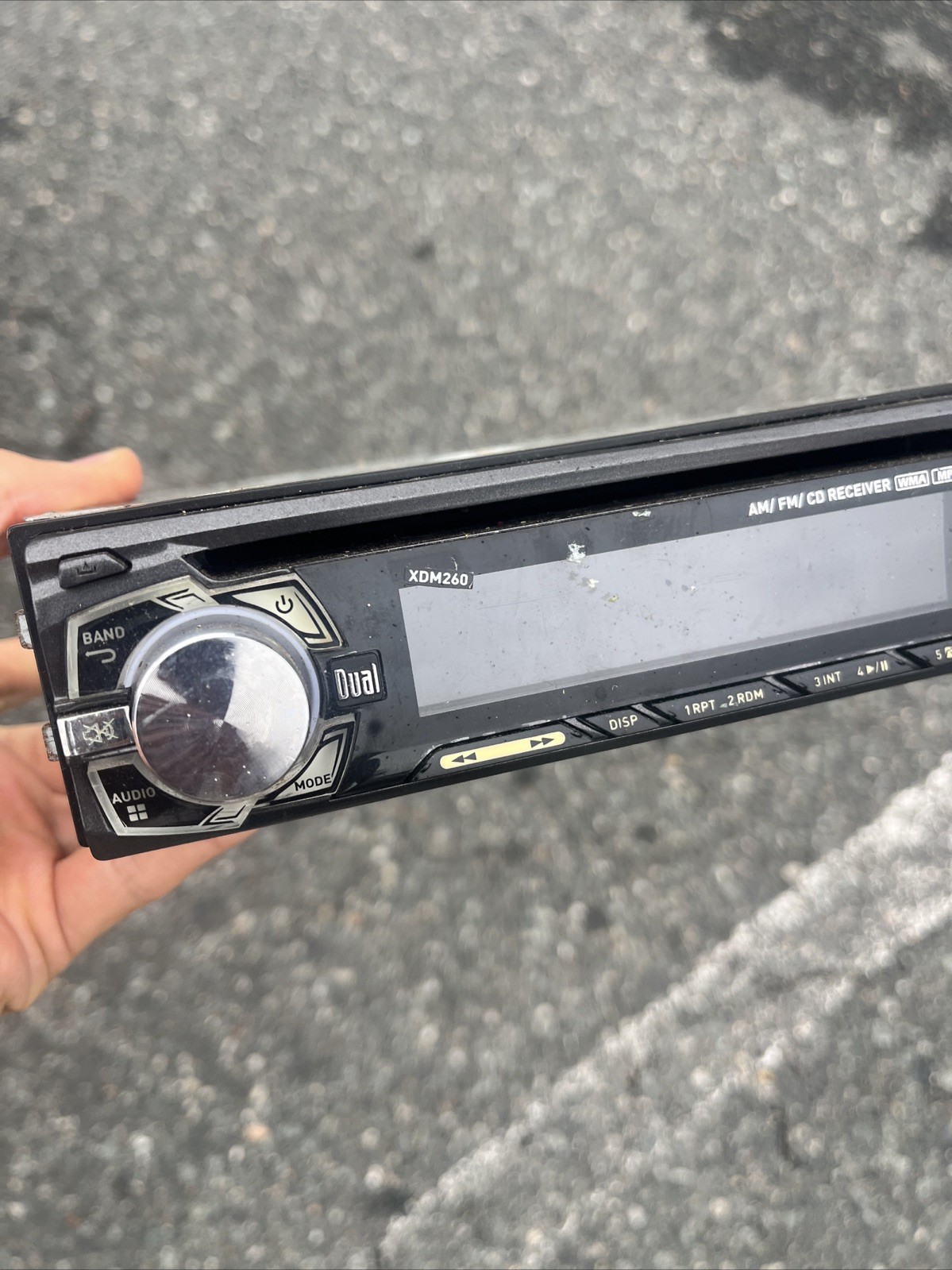 DUAL XDM260 radio receiver MP3 CD player 3.5MM auxiliary USB – UNTESTED AS IS !
