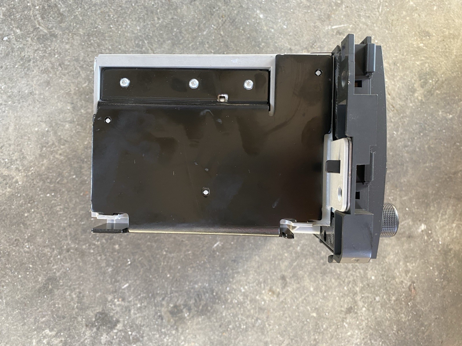 GM 20935118 2 DIN In-Dash Radio Head Unit AM/FM CD AUX Satellite Ready