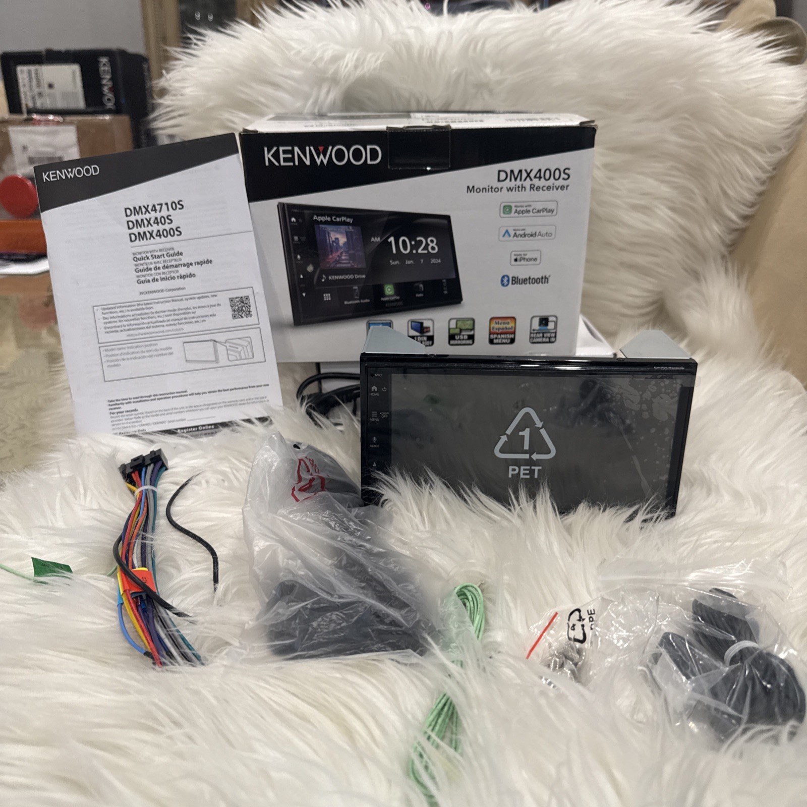 KENWOOD DMX400S Digital Multimedia Receiver 6.8″ Screen w/ Apple CarPlay & Andro