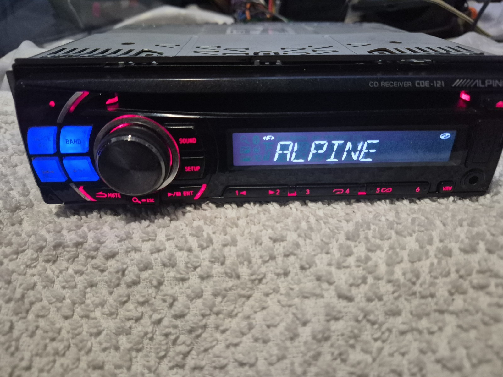Alpine CDE-121 Single Din Car Stereo CD Usb Aux **NO Bluetooth** 2011 Headunit