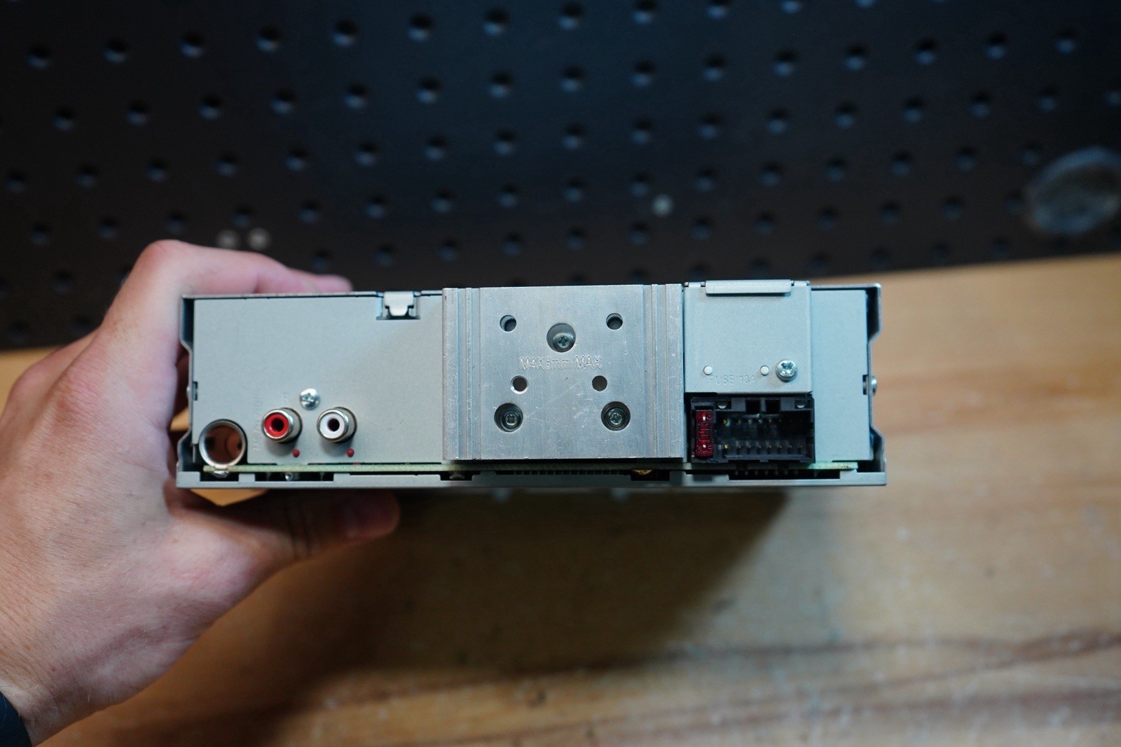 JVC KD-R490 CD Receiver featuring USB/AUX Input – Used
