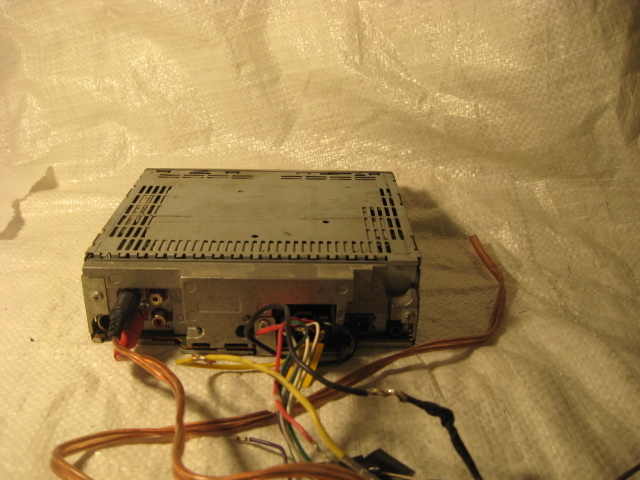 Pioneer DEH-P470MP CD Player In Dash Receiver missing knob