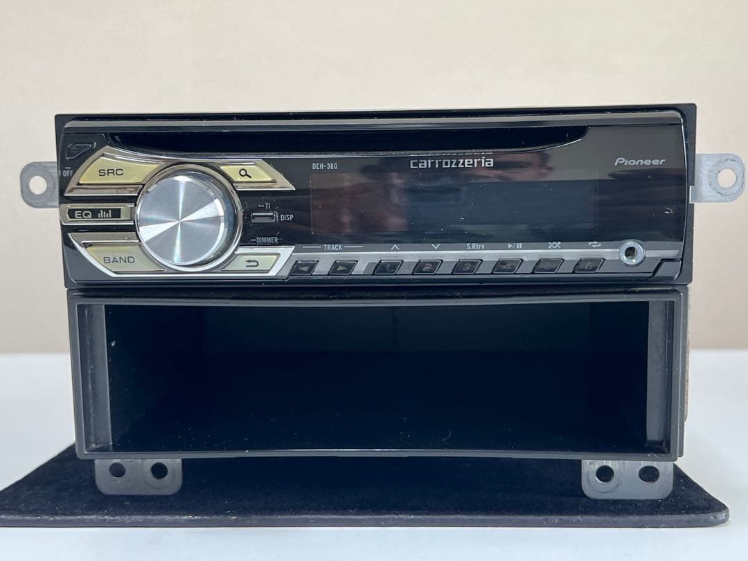 Pioneer DEH-380 car audio