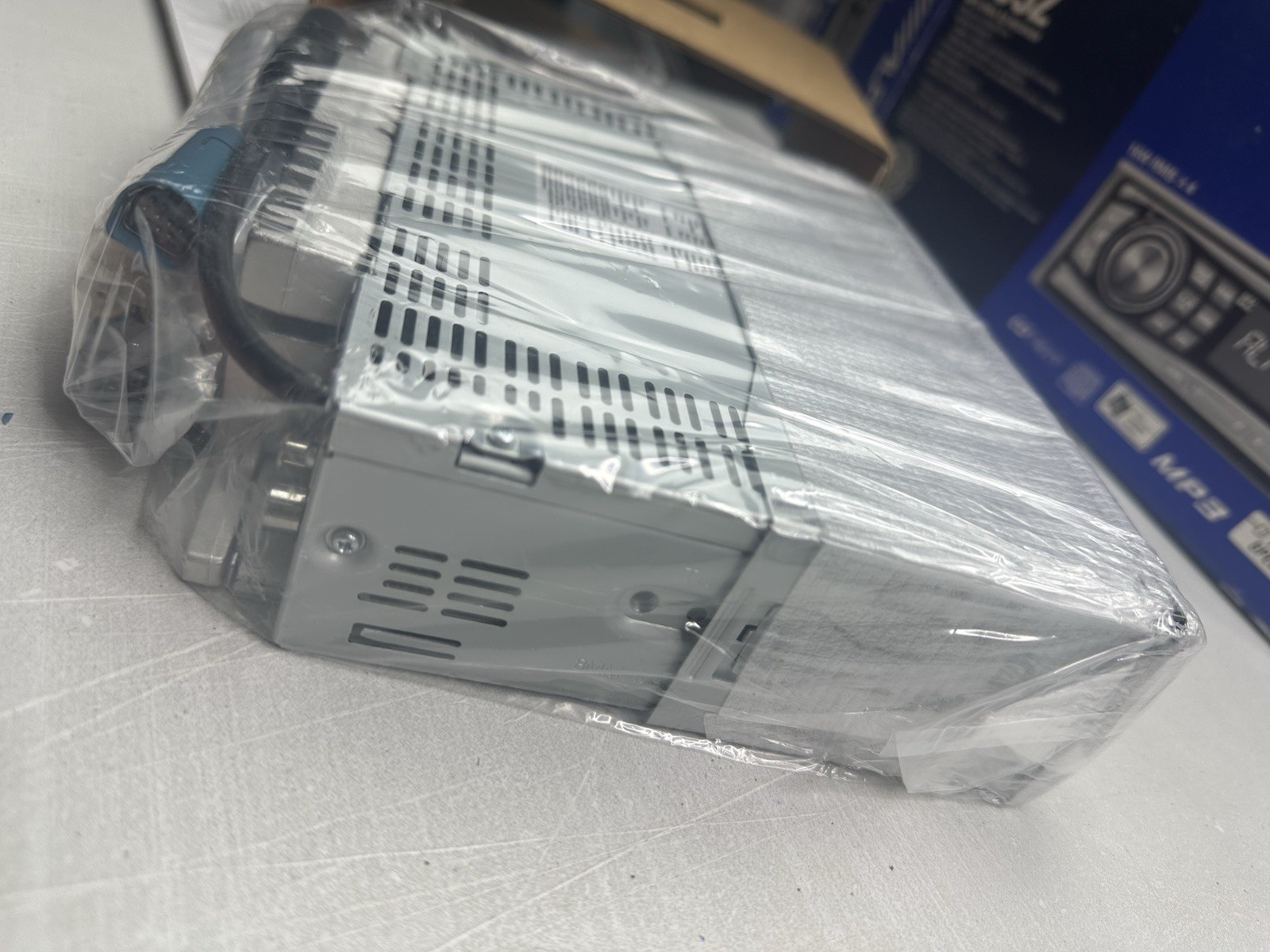 Alpine Car Stereo MP3/WMA CD player Receiver Cde-9852 Opened Box