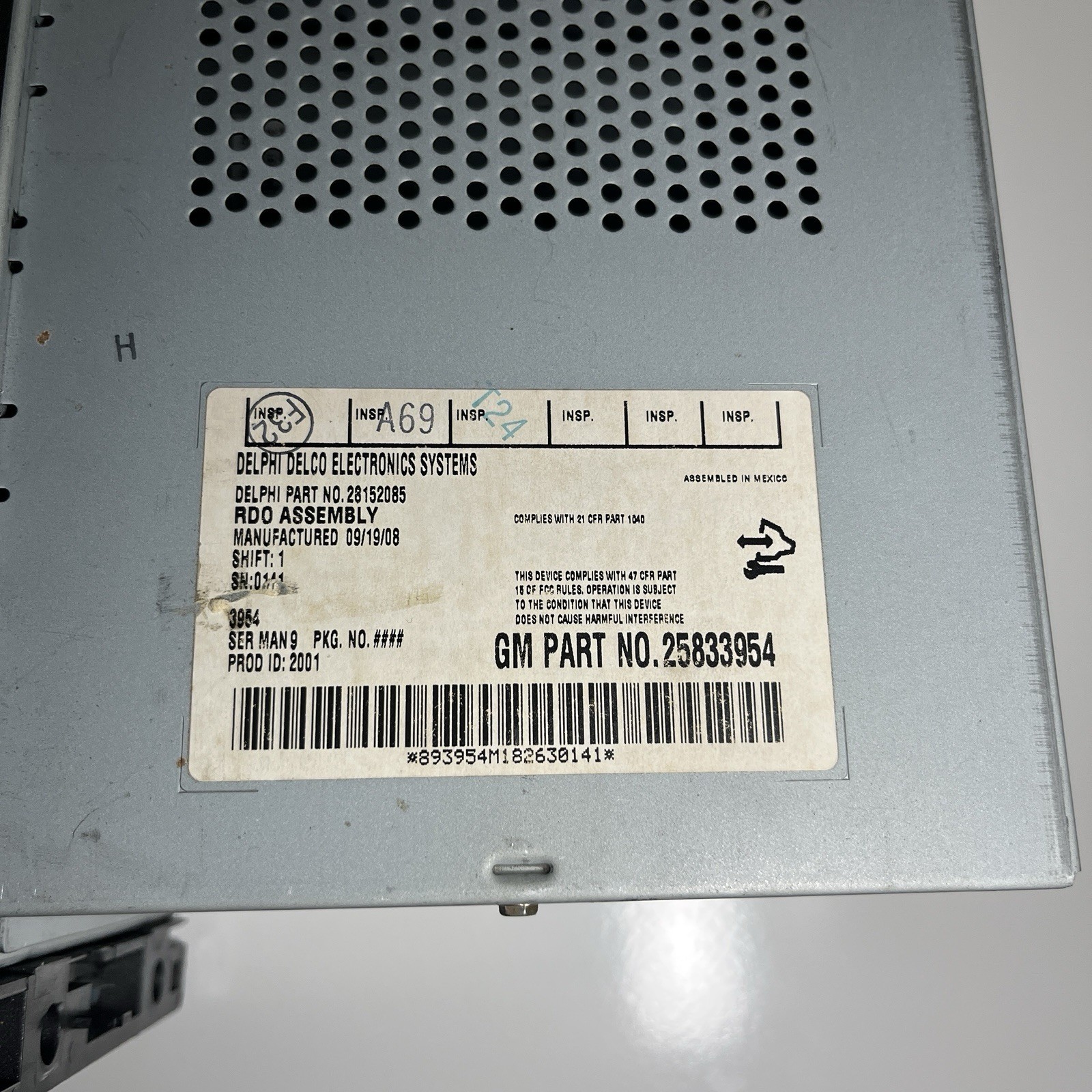 2009 Saturn Aura AM FM CD MP3 Radio Receiver OEM 25833954
