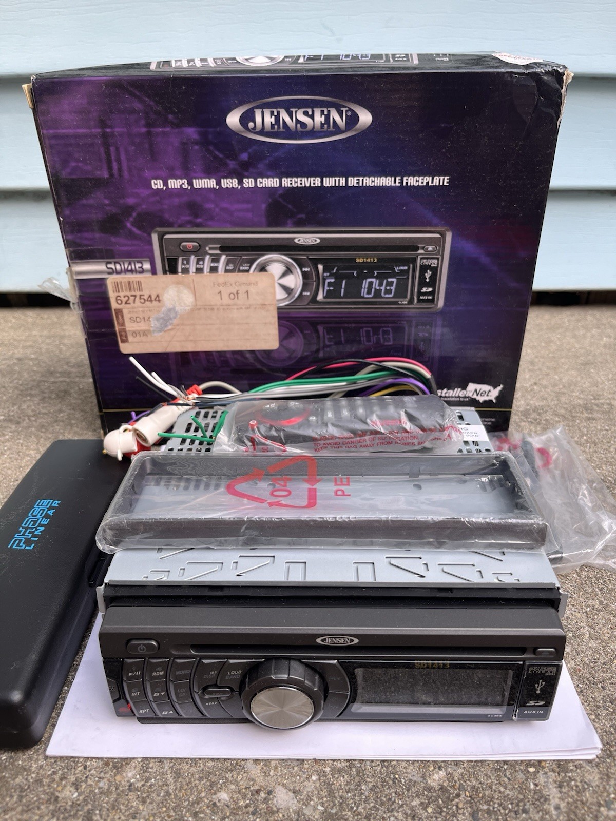 New Jensen SD1413 CD Player/MP3 In Dash Receiver With HARNESS Remote NOS