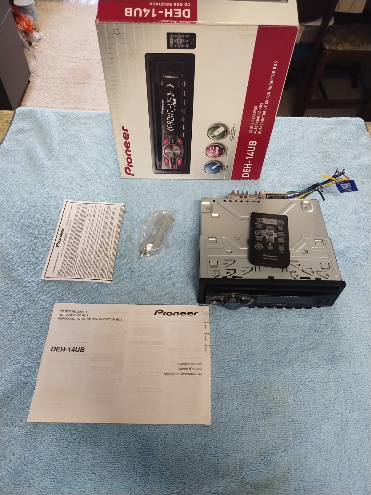Pioneer DEH-14UB, CD /MP3/ USB, RDS Receiver , 200 watts, New Open Box