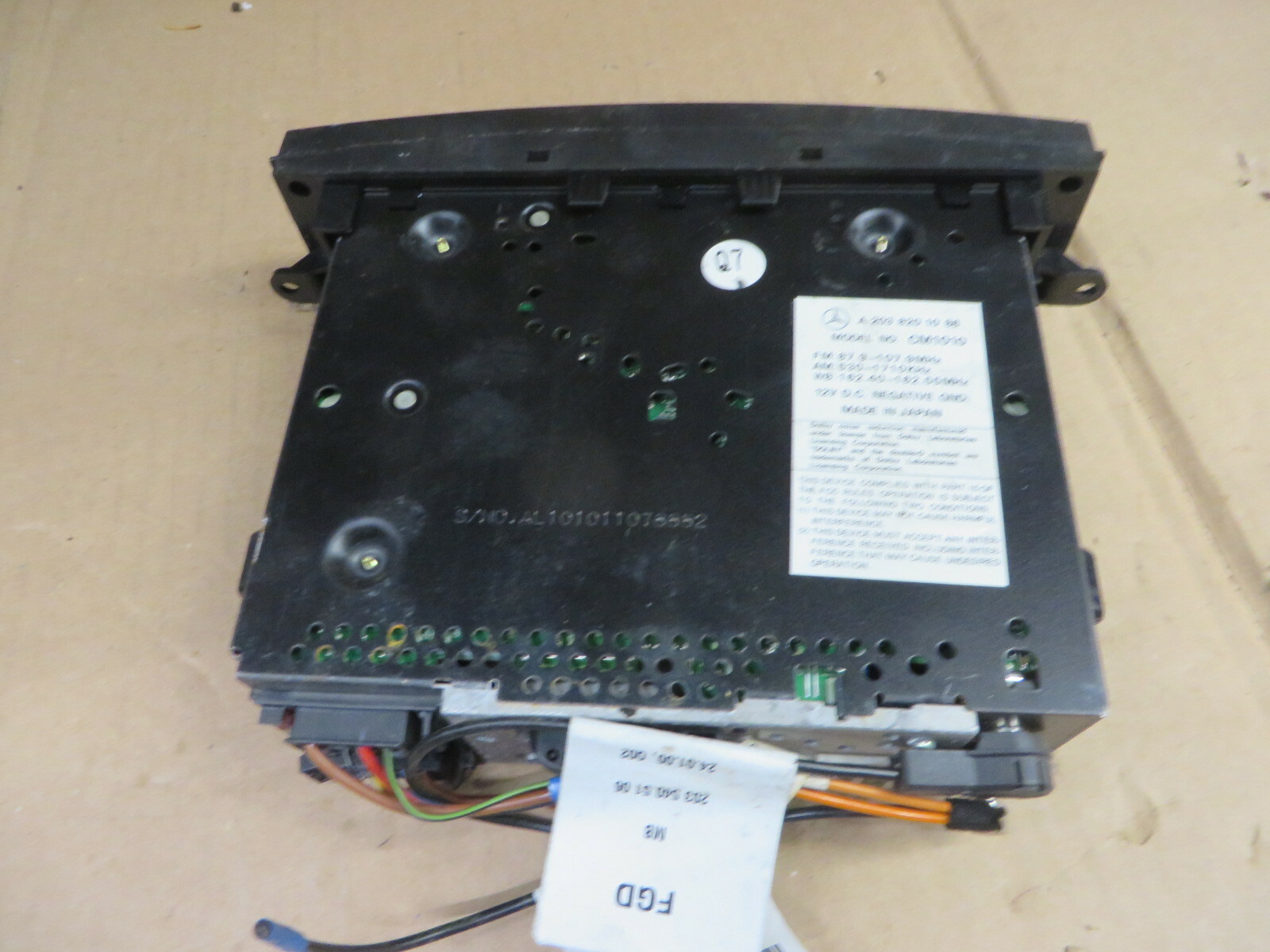 MERCEDES BENZ w203 w209 2001-2004 RADIO AUDIO FACTORY DASH UNIT OEM # 2038201086