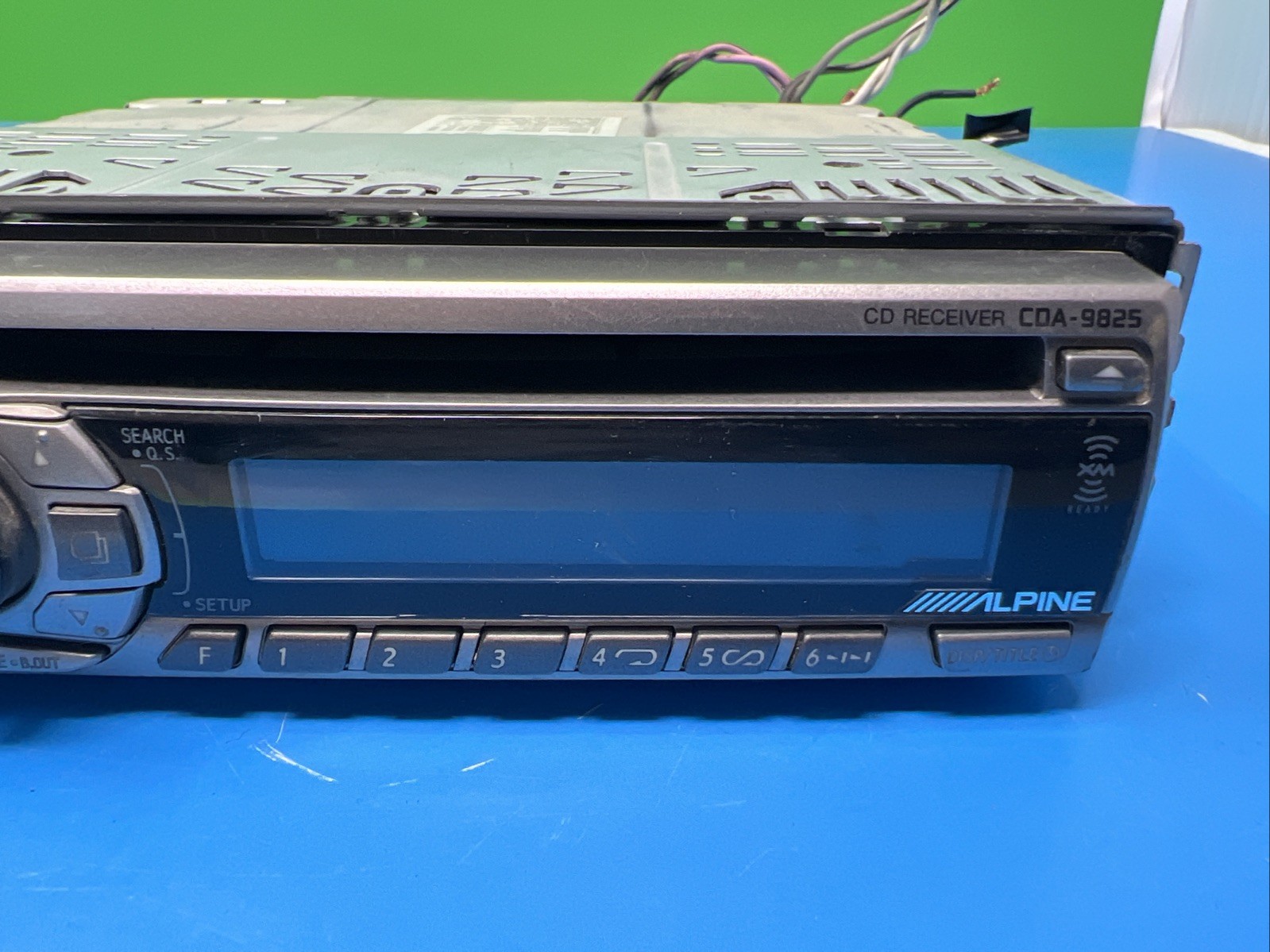 ALPINE BLUETOOTH CAR AUDIO STEREO IN DASH CD UNIT CDA-9825 EQ VINTAGE RARE SUB!
