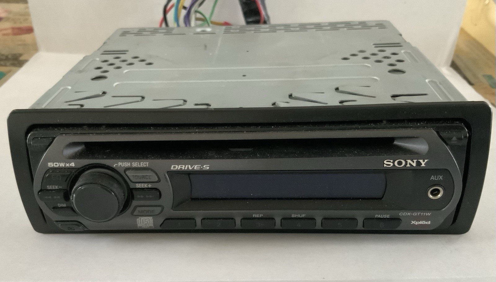 Sony CDX-GT11W Indash FM/AM Radio CD Player Untested, Parts
