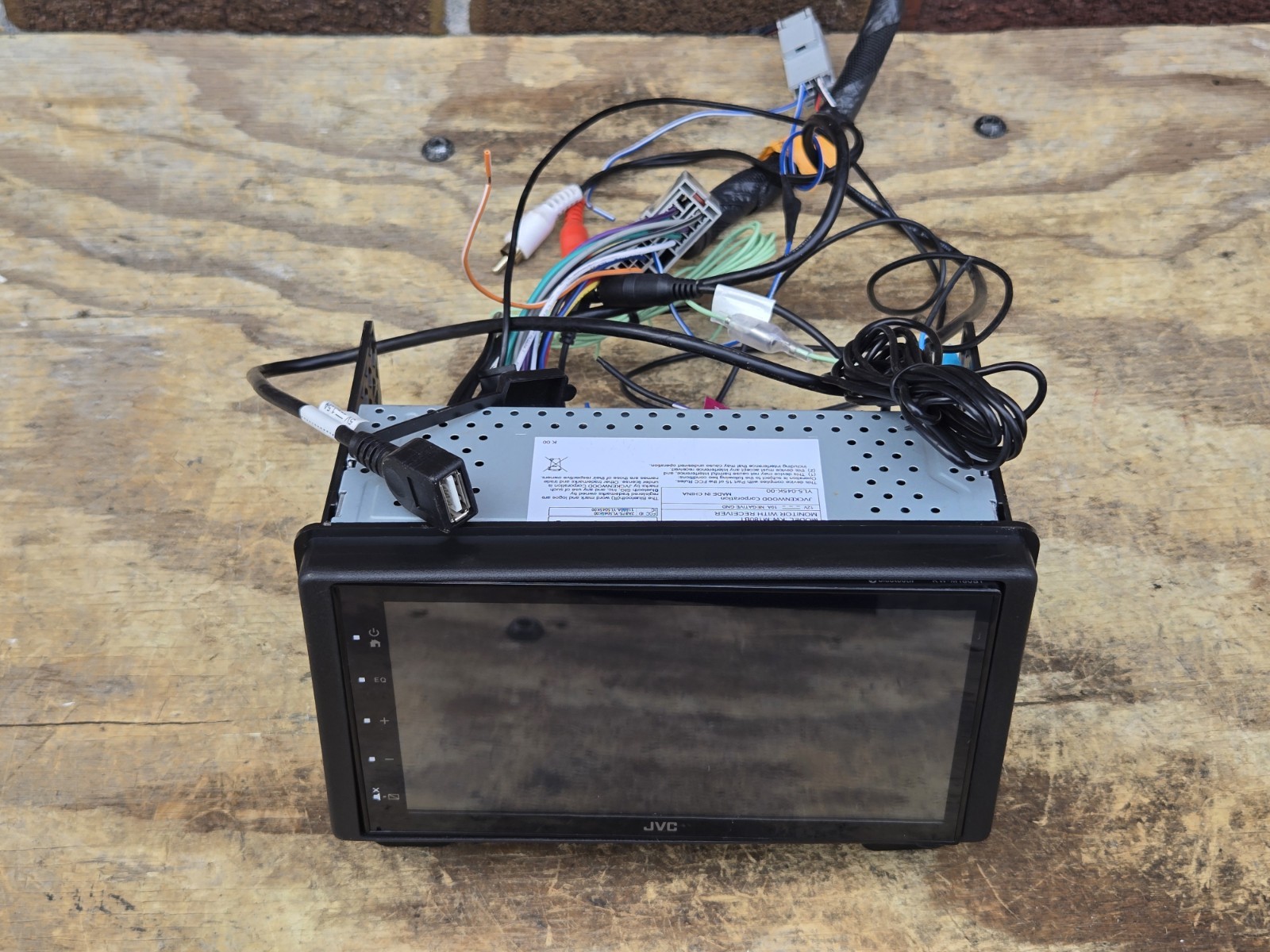 JVC KW-M180BT 6.8″ Short DMR, USB Mirroring, 1Cam, 2V,Fast Startup – Used, Good
