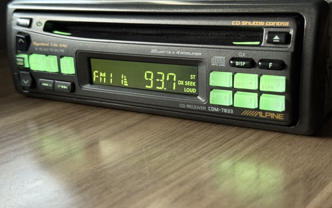 ALPINE CAR AUDIO STEREO IN DASH CD UNIT OLD SCHOOL CDM-7833 VINTAGE RARE! EQ