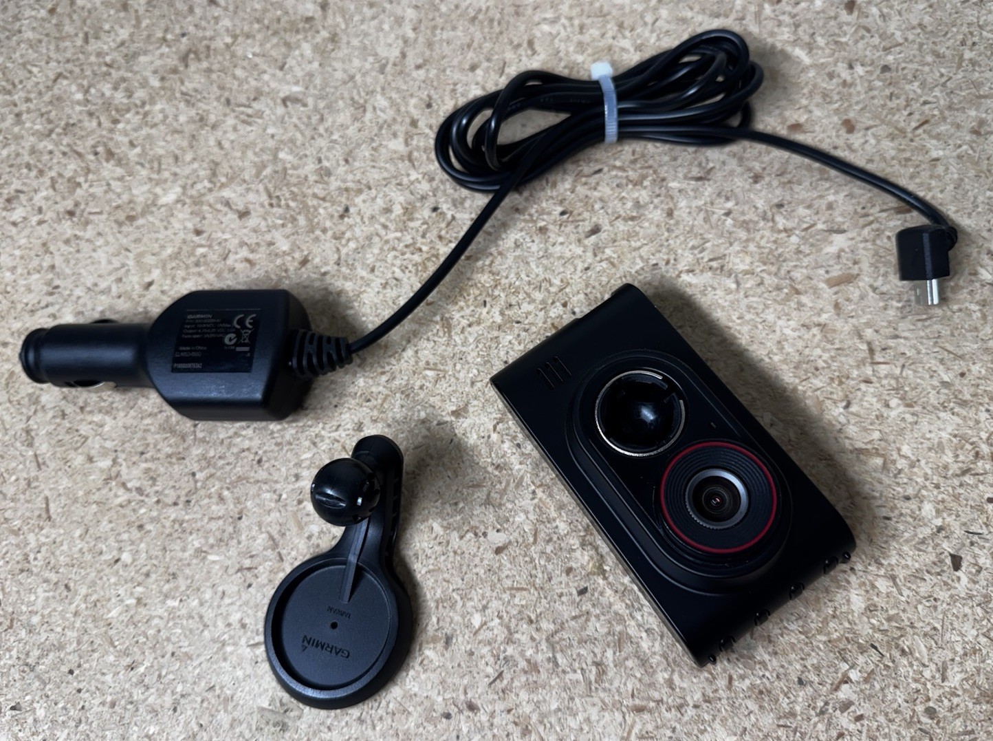 Garmin Dash Cam 35 Full HD Automotive Recording Device W/ Mount