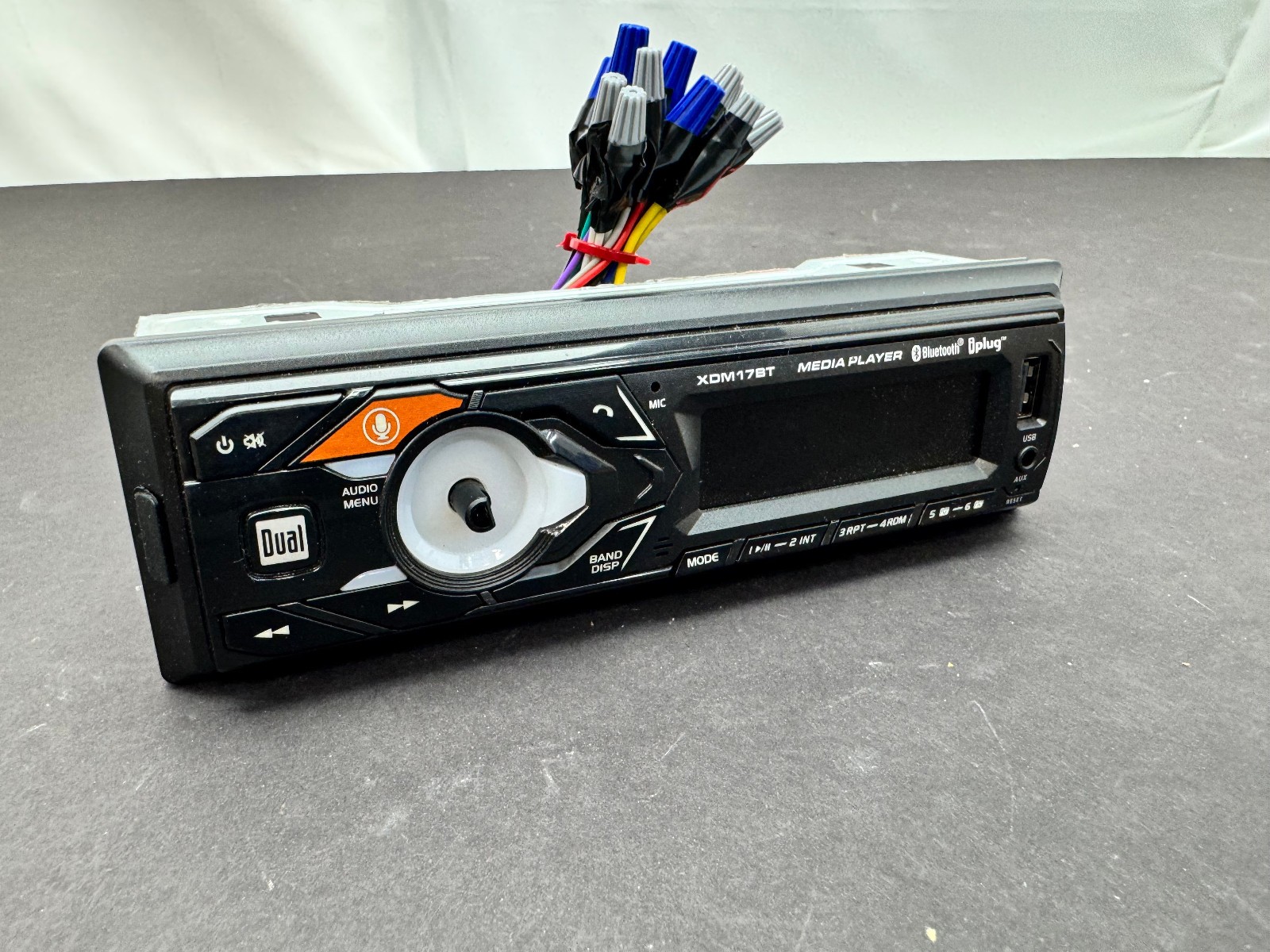 Dual Single-Din in-dash all-Digital Media Receiver xdm17bt