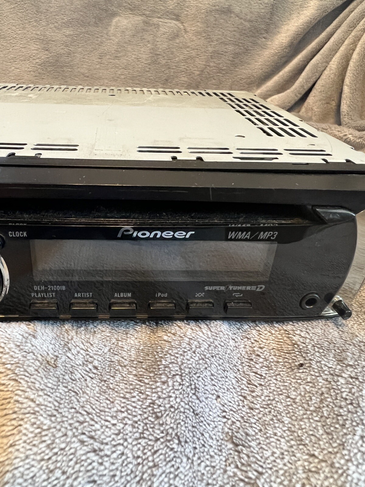 Pioneer DEH-2100IB Car Stereo CD/WMA/MP3/AM/FM Radio With Detachable Faceplate
