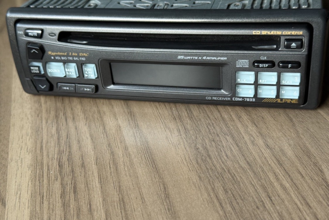 ALPINE CAR AUDIO STEREO IN DASH CD UNIT OLD SCHOOL CDM-7833 VINTAGE RARE! EQ