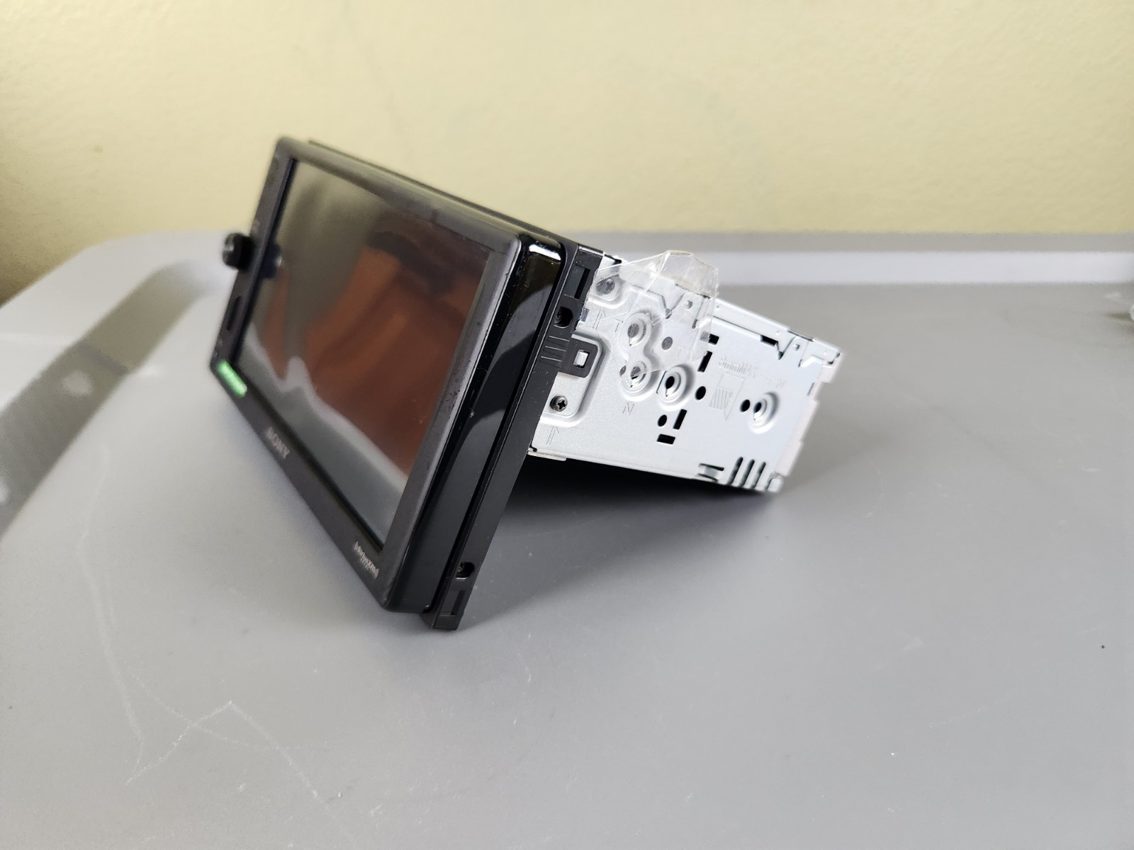 SONY XAV-AX1000 AV RECEIVER For PARTS OR REPAIR ONLY (Has Touchscreen Issue)