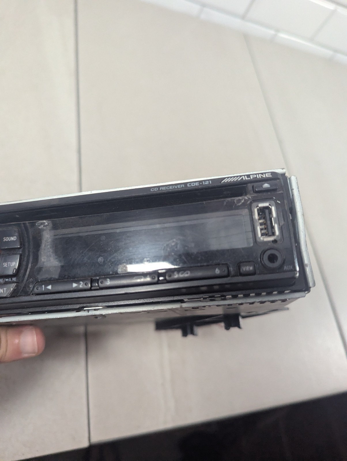 Alpine CDE-121 Car Stereo CD Receiver USB – AS IS, UNTESTED