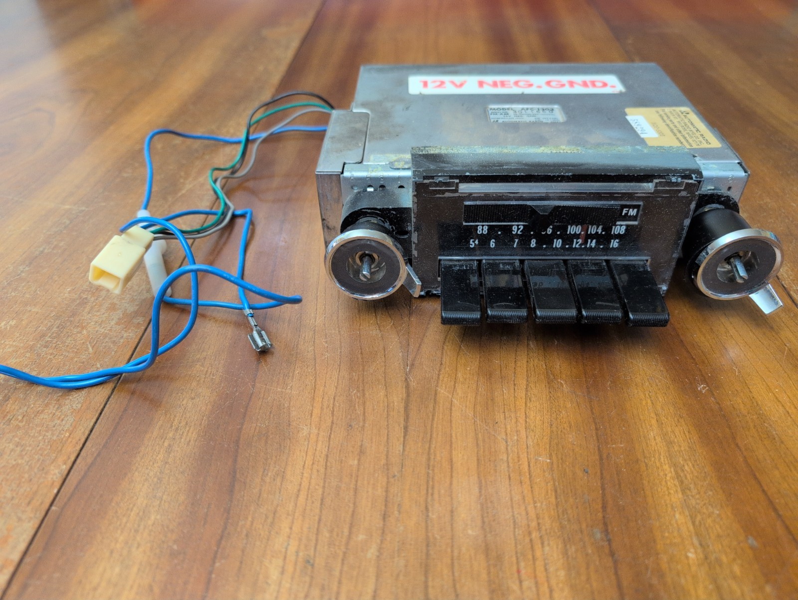 Vintage 60s Automatic Radio Mfg Universal 12V AFC AM FM Car Model AFC-1303 READ