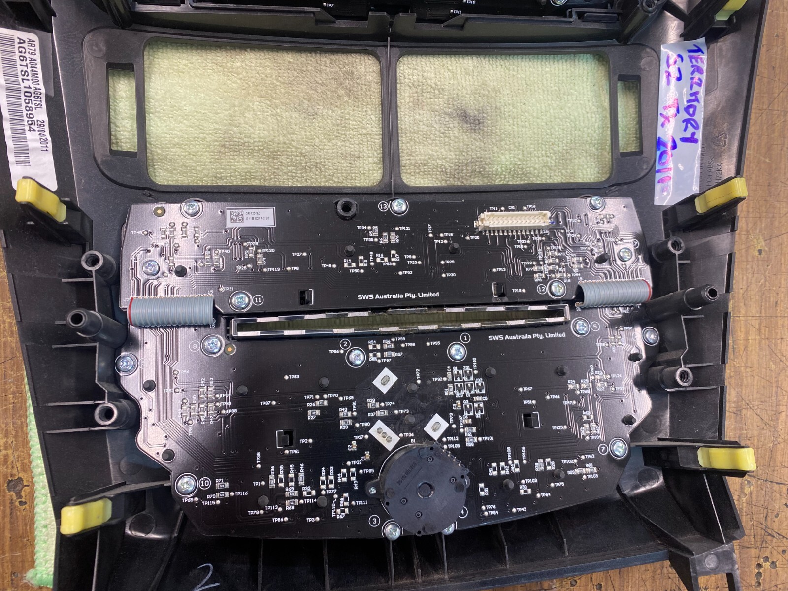 Ford Territory SZ TX 2011 Interior Dash A/C Fascia Stereo Control Surround